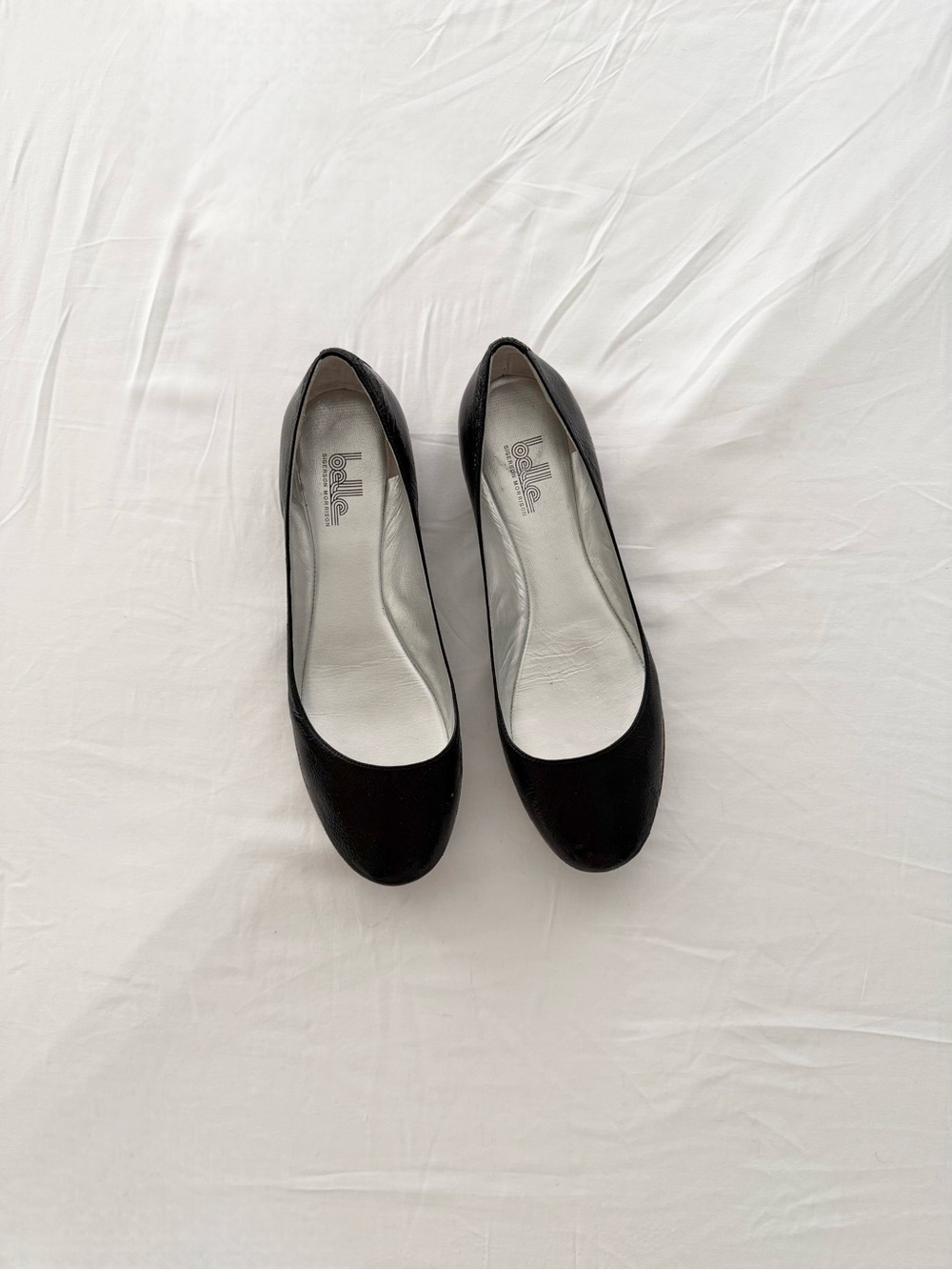 Vintage Bella made in Italy round toe flats